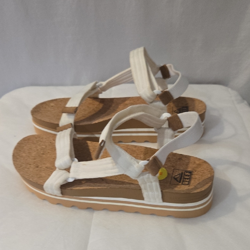 Reef Women's Cream and Tan Sandals